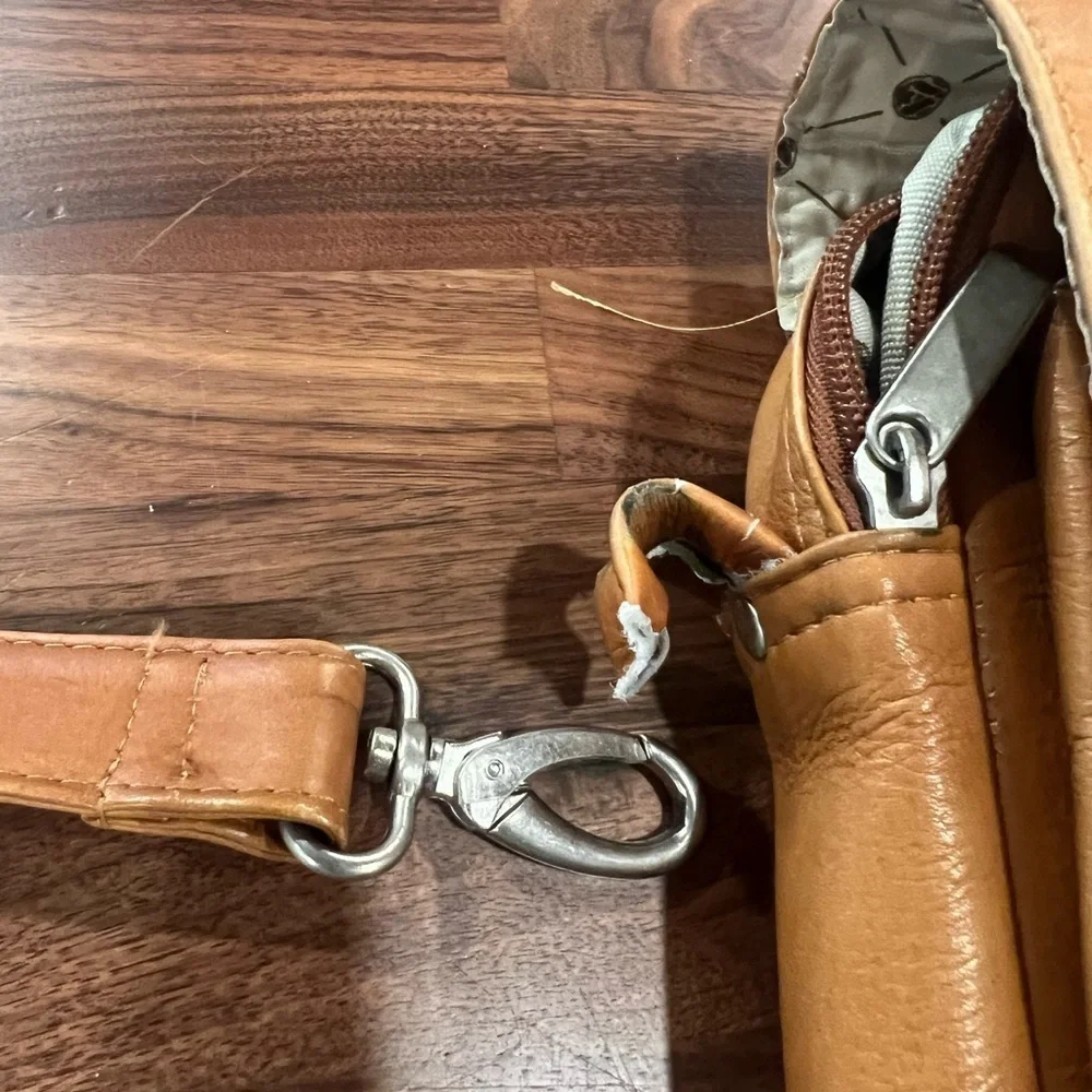 Andrew Phillips Vaqueta Napa laptop bag in used condition
